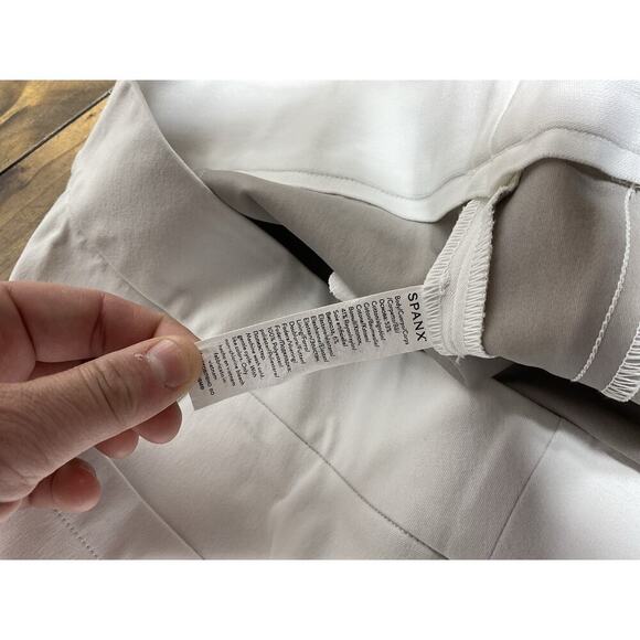 Spanx On The Go Kick Flare Cropped Pants Size 1X White Womens Pull On Stretch - Picture 6 of 10